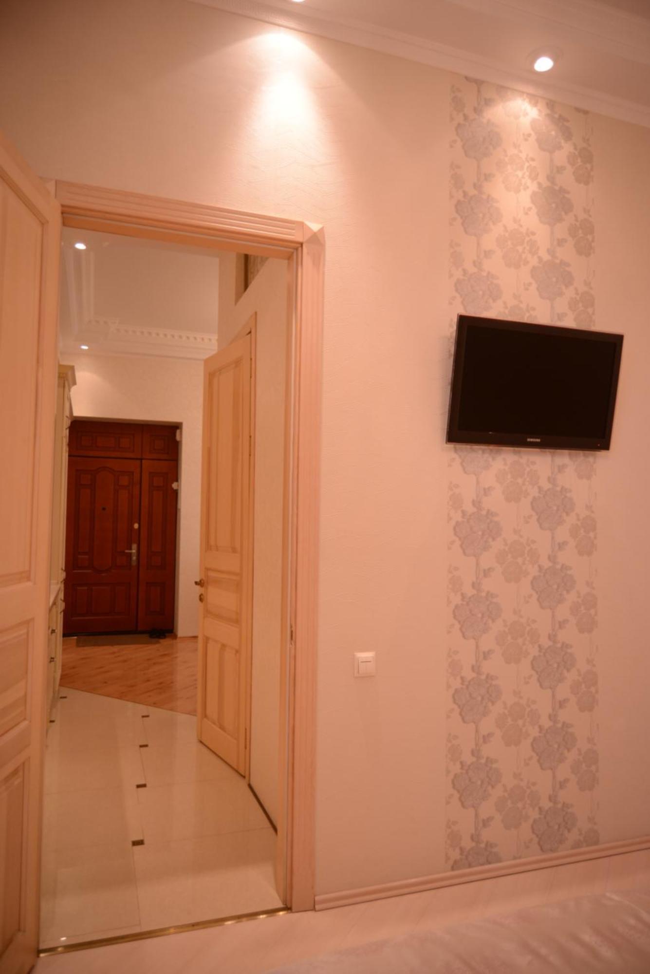 Apartment For Rent On Deribasovskaya Street Odesa Exterior photo